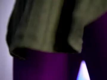 kellymathews on Chaturbate