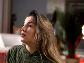 kellymathews on Chaturbate