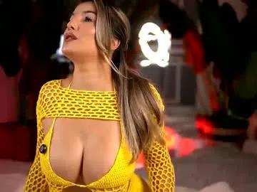 kellymathews on Chaturbate