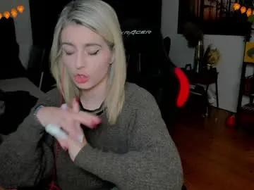 kimilee22 — Welcome <3 Tip if you like it - Goal:  Last tipper gets 5 Videos #german #lovense #english #cozy #blonde #gamergirl  [463 tokens left]