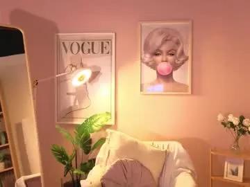 kloe222 on Chaturbate