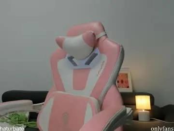 komydoll on Chaturbate