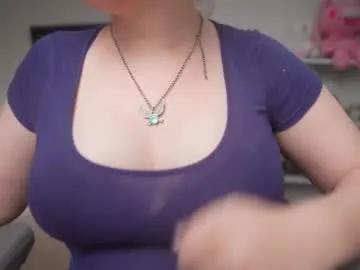 krystalsyxx on Chaturbate
