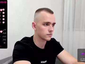 larstar01 on Chaturbate