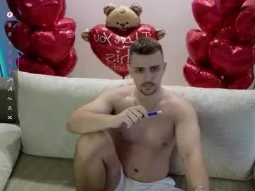 larstar01 on Chaturbate