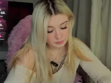lilhornyprincess on Chaturbate