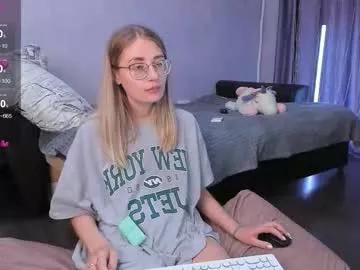 livyybosom on Chaturbate