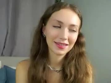 loriamarzinske on Chaturbate