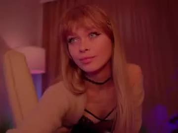 lovellynelly on Chaturbate