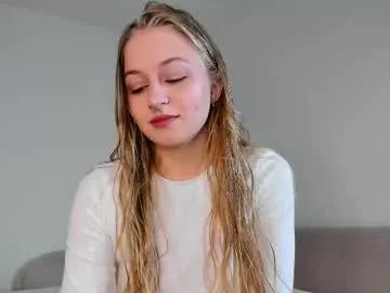 mia_meows on Chaturbate
