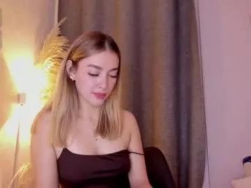 mia_white11 on Chaturbate