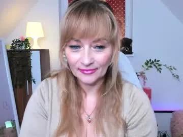 naughtymilane on Chaturbate