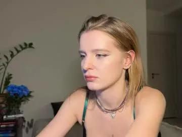 nura_foxx on Chaturbate