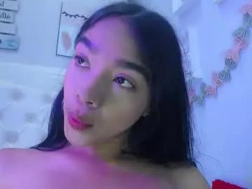 pocahontas_moon on Chaturbate