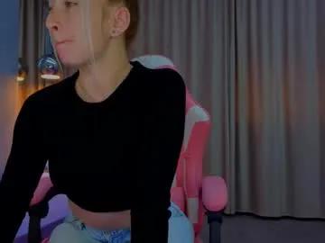 reina_cummings on Chaturbate
