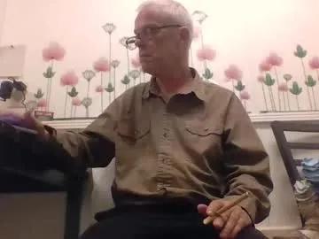 sexy_white_daddy on Chaturbate