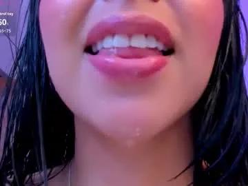 sophierooy on Chaturbate