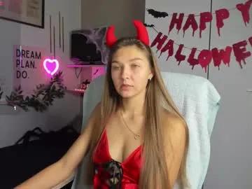 sunlightsofia on Chaturbate