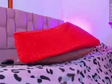 thequeen1_ on Chaturbate