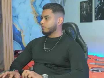 tyler_price01 — Flexing biceps and legs [40 tokens left] #new #cum #hairy #lovense #muscle