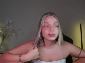 viollasinzz on Chaturbate