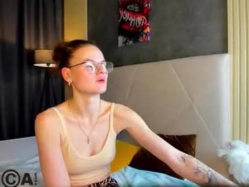wanda_gomez — GOAL: show your ass [5 tokens remaining] Welcome to my room! #skinny #flexible #glasses #smalltits #fitness