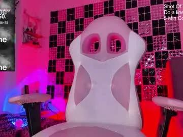 weed420moni on Chaturbate