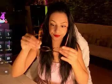 xlaracroftx on Chaturbate