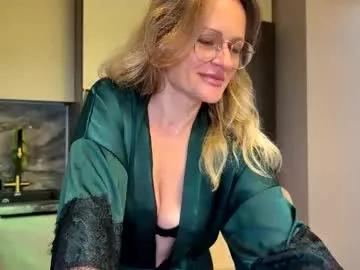 yes_mommy_zlata on Chaturbate