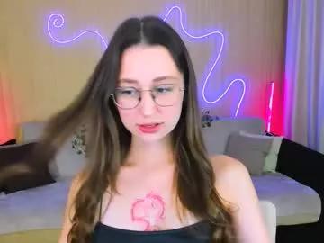 yourlovelystoryy on Chaturbate