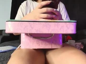 yungelitamor_ on Chaturbate