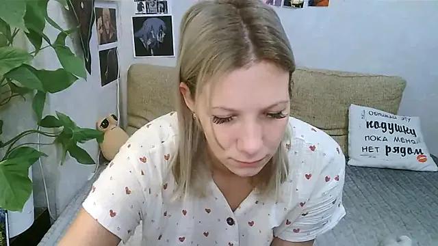 -GoldenGirl- on StripChat