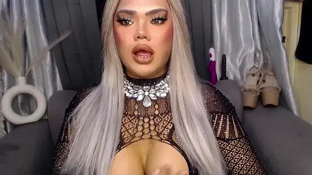 10inchs_Maxie on StripChat