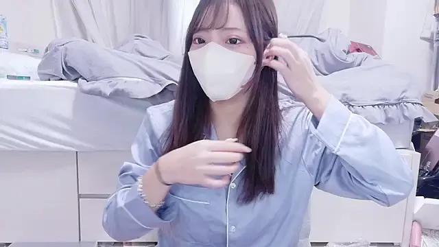 _chanMOMO_ on StripChat