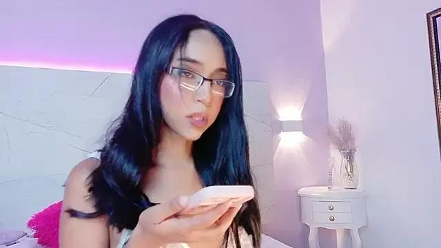 AbrilBrent on StripChat