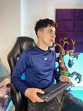 AdrianRinaldi on StripChat