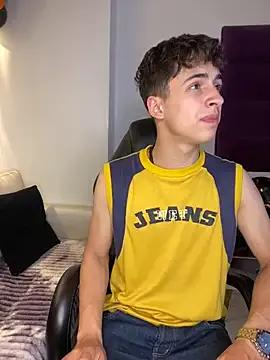 AdrianRinaldi on StripChat