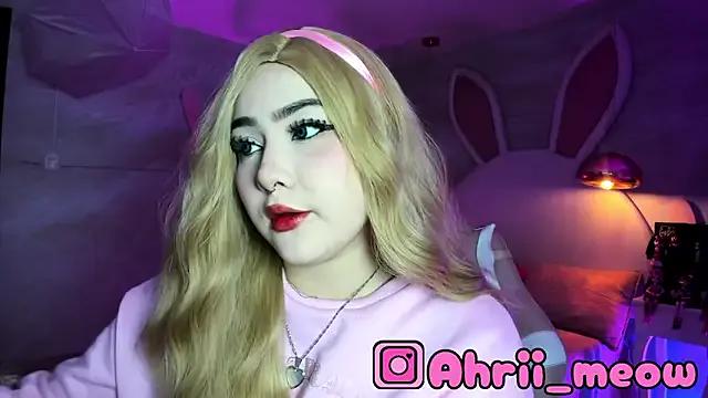 Ahri_meow on StripChat