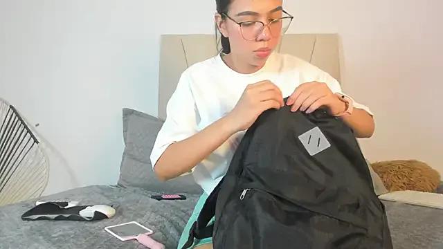 Ainoa_Pink on StripChat