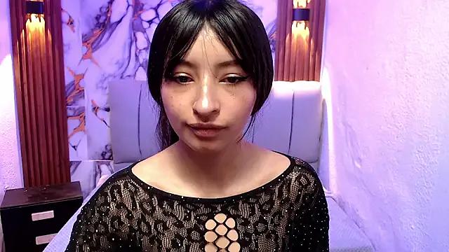 alaia_blue on StripChat