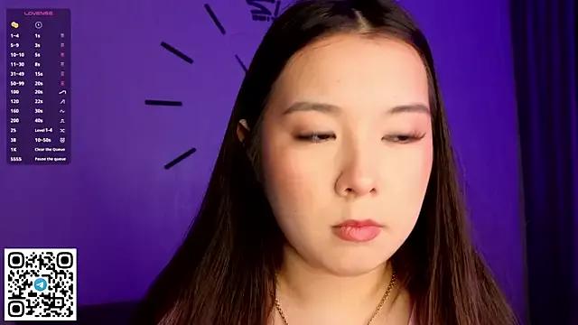 AlberthaEscue on StripChat