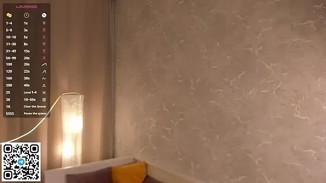 AlberthaEscue on StripChat