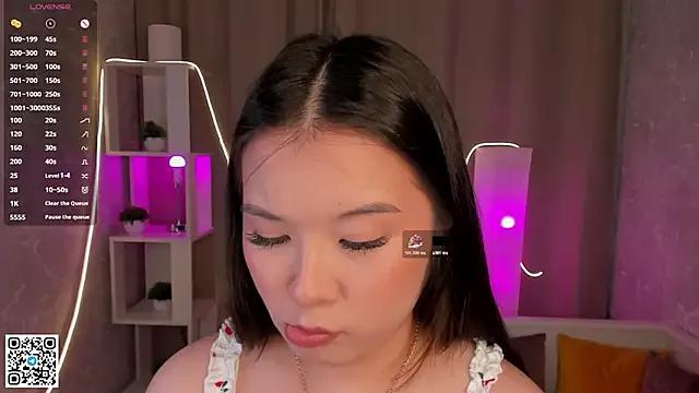 AlberthaEscue on StripChat