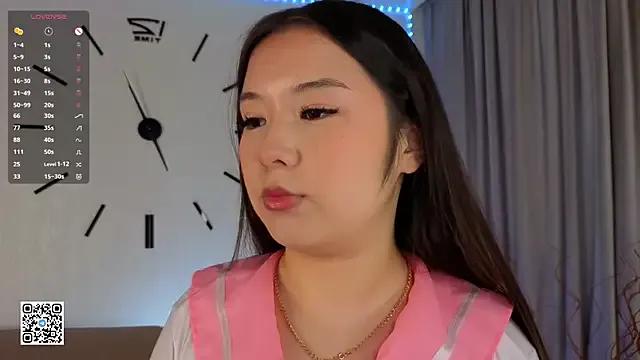 AlberthaEscue on StripChat