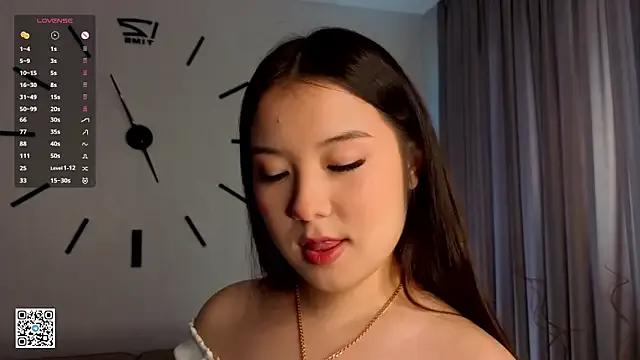 AlberthaEscue on StripChat