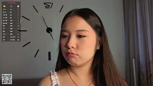 AlberthaEscue on StripChat