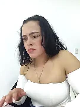 ALEJA__22 on StripChat
