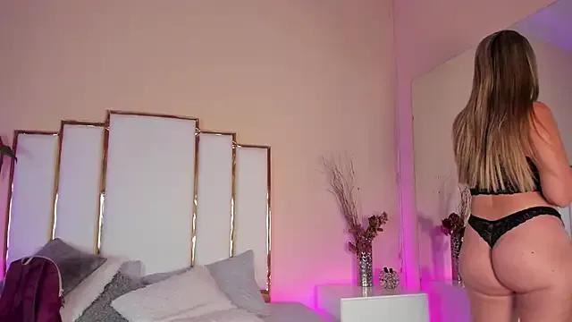 Alexandraa_Gomez on StripChat