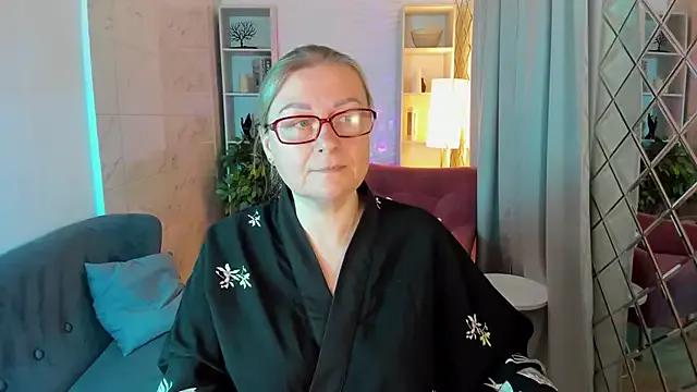 AlexandraKind on StripChat