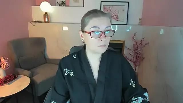 AlexandraKind on StripChat